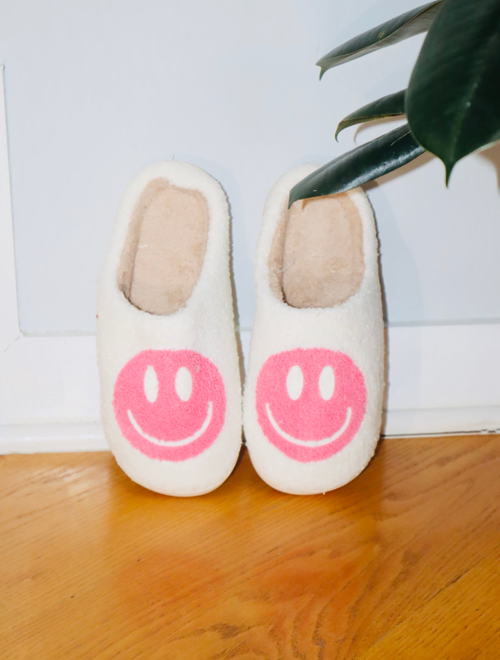 Plush Lounge Slide | Pink Smiley
