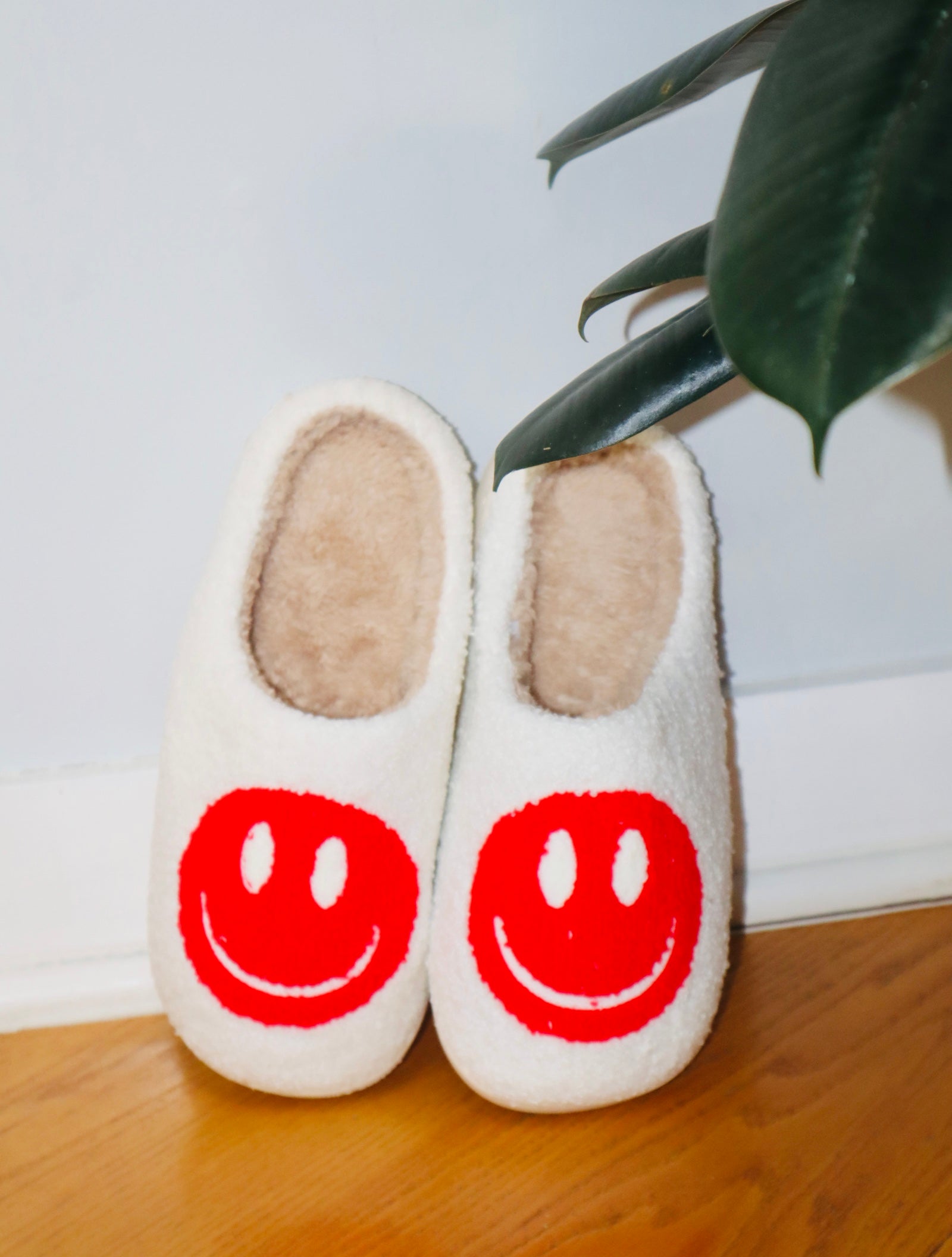 Plush Lounge Slides | Red Smiley