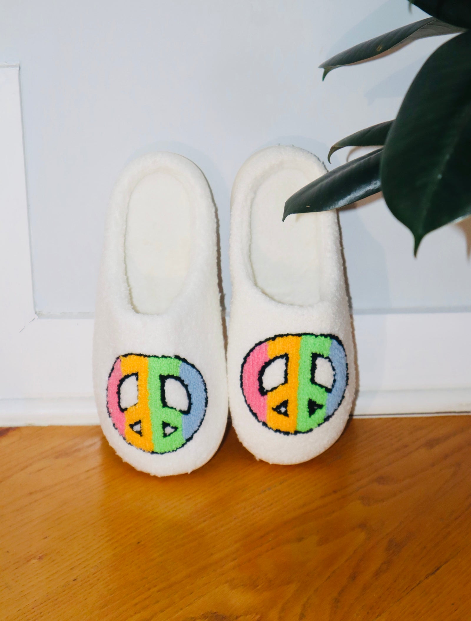 Plush Lounge Slides | Peace